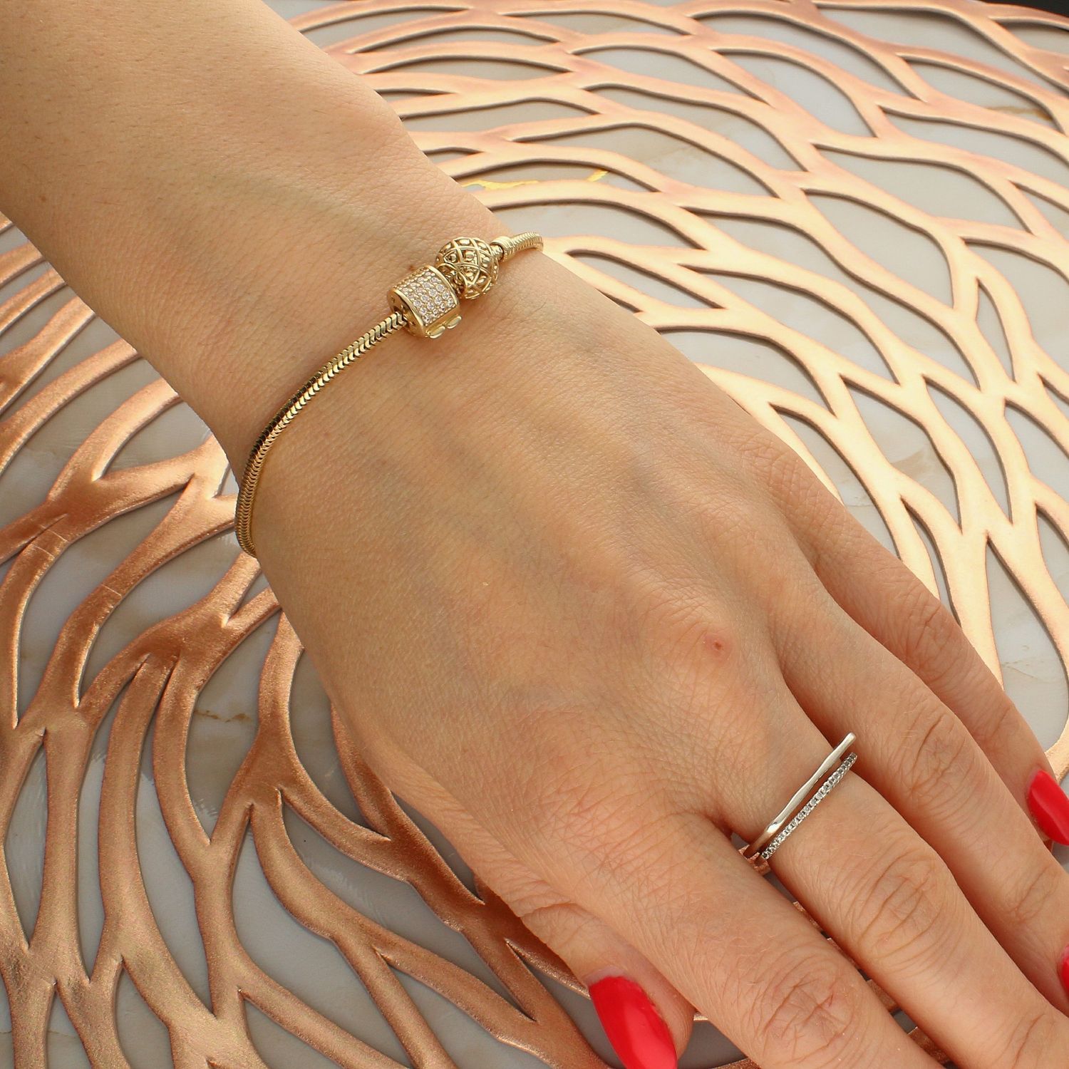 Złota zawieszka charms do bransoletki okrągła ażurowa ZA 5143 585. Złota zawieszka charms. Złota zawieszka okrągła. Zawieszka ażurowa charms. Zawieszka charms złota do.jpg